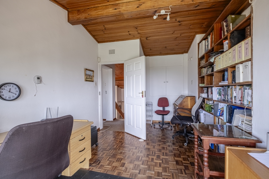 4 Bedroom Property for Sale in Summerstrand Eastern Cape